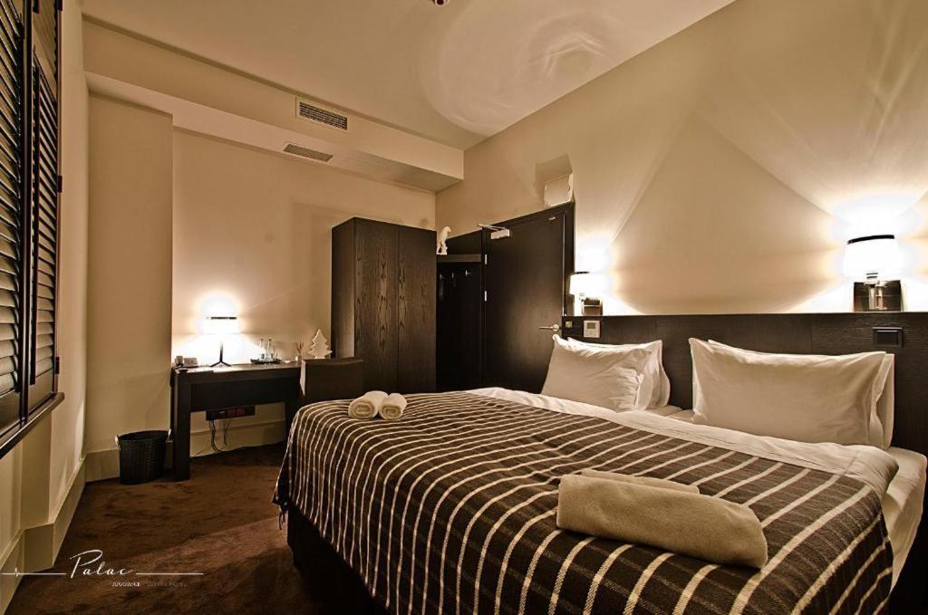 Hotel Palac Jugowice วาลบ์จิก ภายนอก รูปภาพ