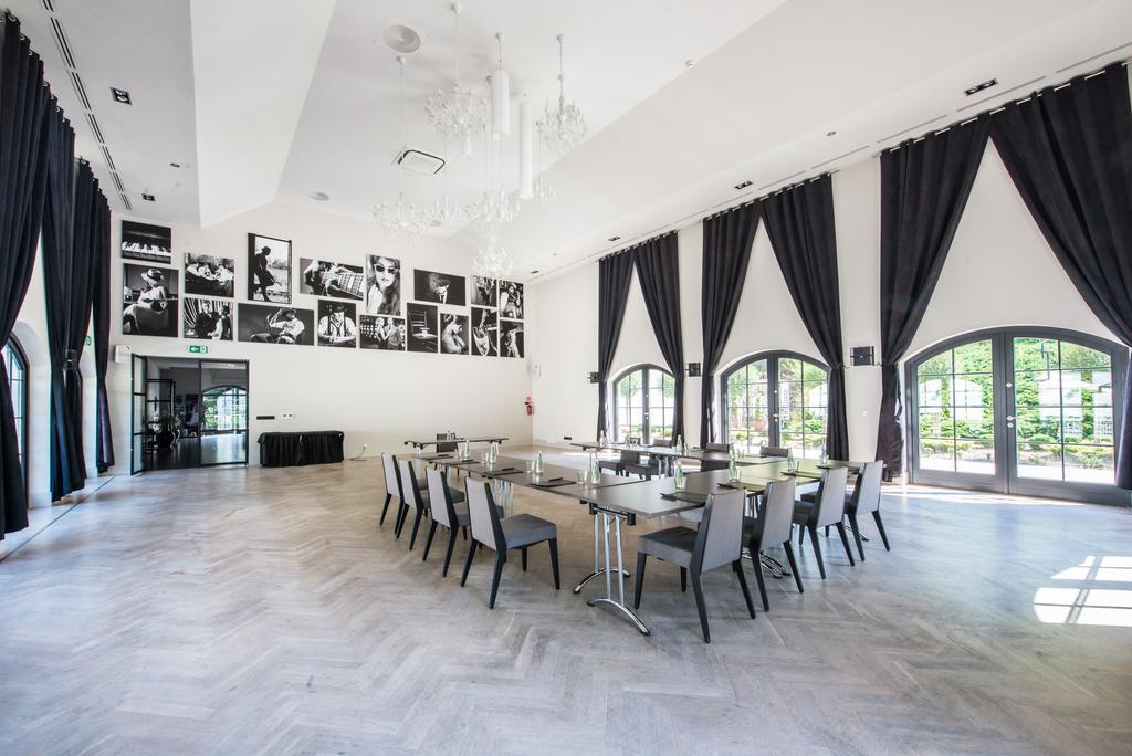 Hotel Palac Jugowice วาลบ์จิก ภายนอก รูปภาพ