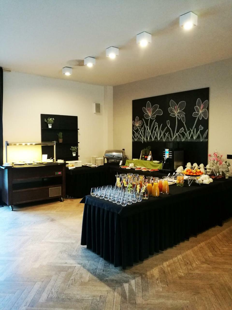 Hotel Palac Jugowice วาลบ์จิก ภายนอก รูปภาพ